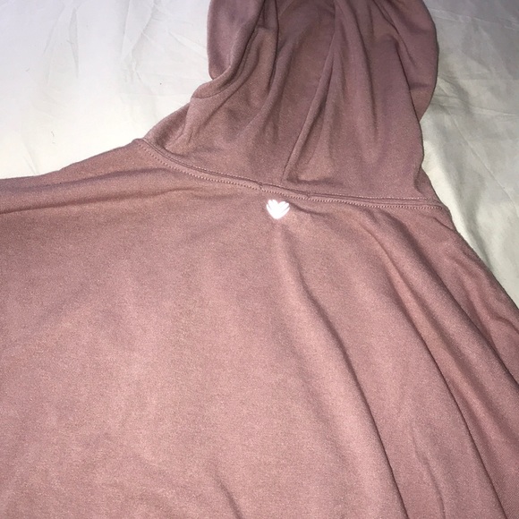 Lightweight workout hoodie - Picture 2 of 3